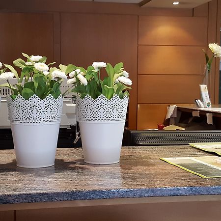 טרמפ Hotel Segle XX מראה חיצוני תמונה