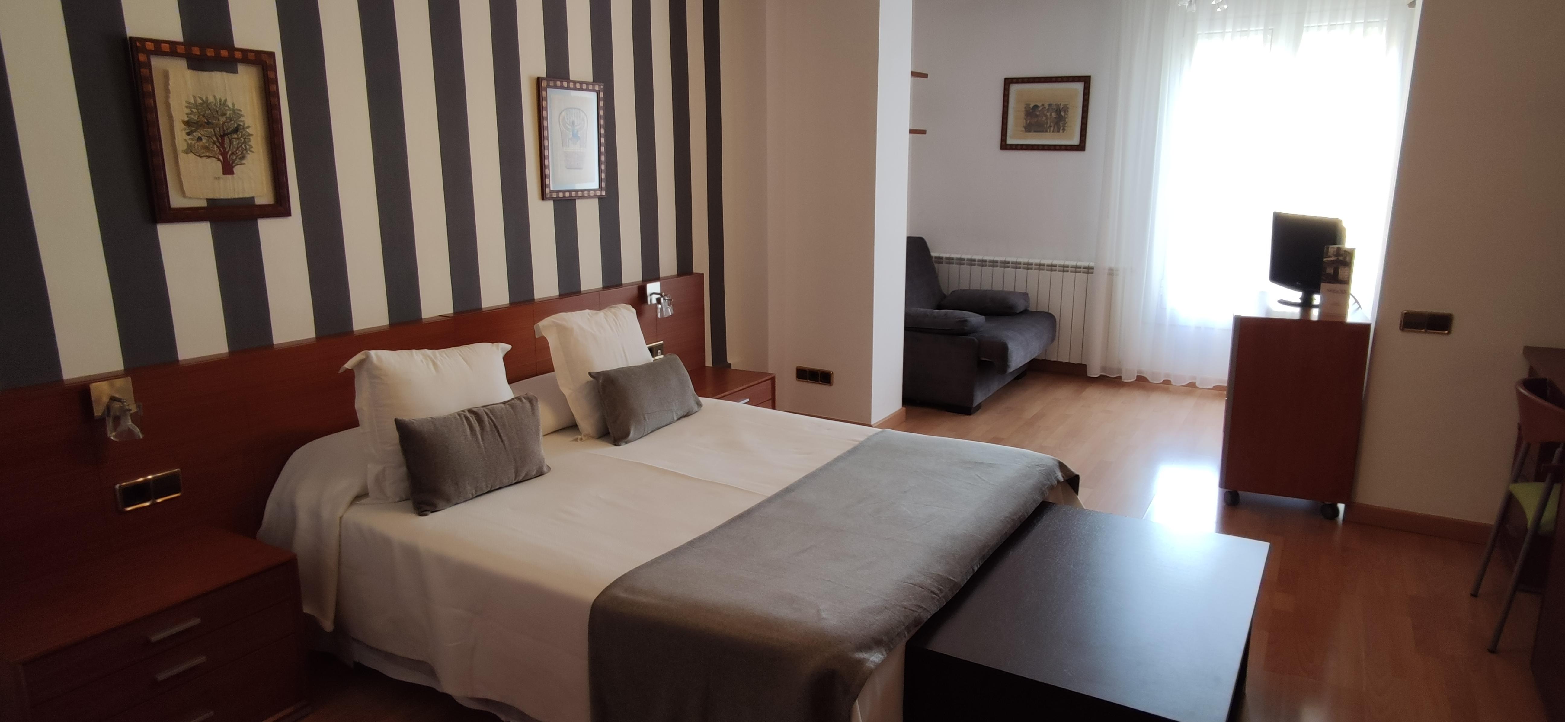 טרמפ Hotel Segle XX מראה חיצוני תמונה