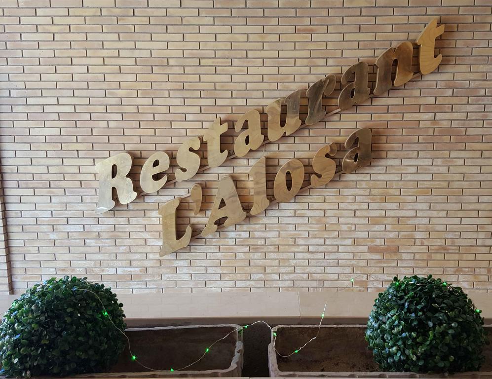 טרמפ Hotel Segle XX מראה חיצוני תמונה