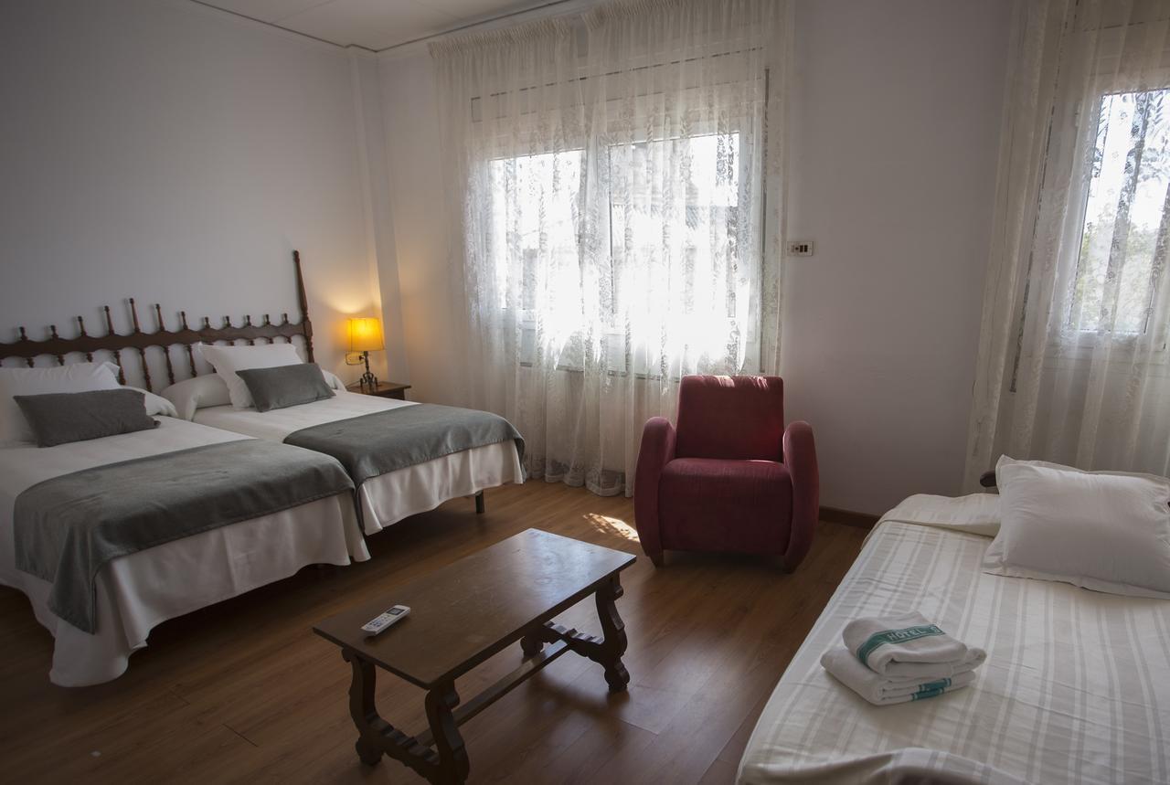 טרמפ Hotel Segle XX מראה חיצוני תמונה