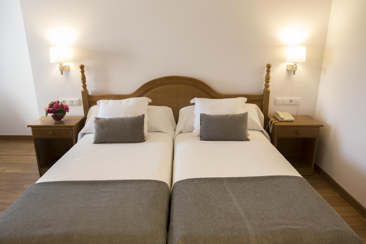 טרמפ Hotel Segle XX מראה חיצוני תמונה